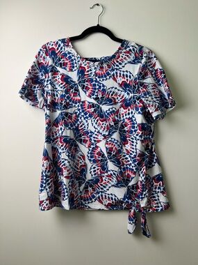 Alfred Dunner Women’s M short sleeve butterfly pattern top with tie side